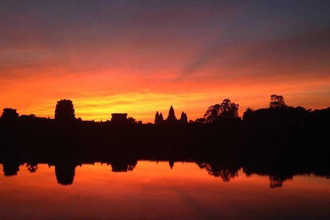 Private Angkor Wat Day Tour - Best of Angkor - Angkor Thom (Bayon + Elephant Terrace) in a Focused 2 Hours