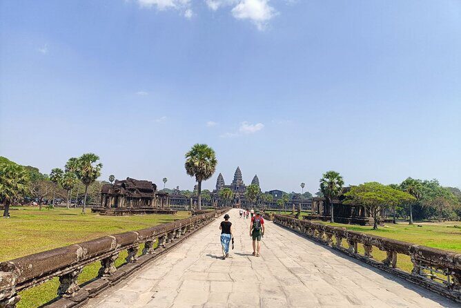 Private Angkor Wat Exploring Tour (Sunset or Sunrise) - Angkor Wat: Long Galleries, Carvings, and the Tower Climb