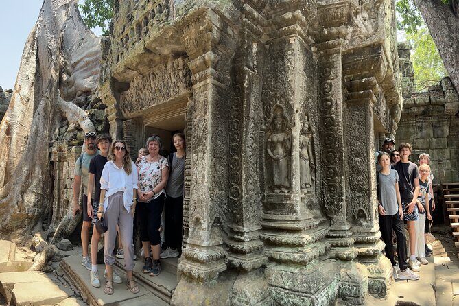 Private Angkor Wat Sunrise Tour with Lunch Included - Srah Srang reservoir: a calmer beat between major temples