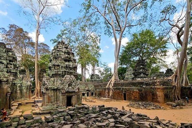 Private Angkor Wat Tour from Siem Reap - Angkor Thom and the south gate: where the story gets dramatic