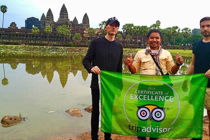 Private Day Angkor Wat Temple and Banteay Srei Temple Tour - Ta Prohm: the Rajavihara monastery and the feeling of getting lost
