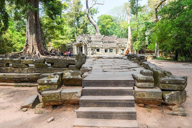 Private Full-Day Angkor Temple and Sunset Viewing with Lunch - Angkor Wat, your anchor stop: how to see the site beyond the postcard views