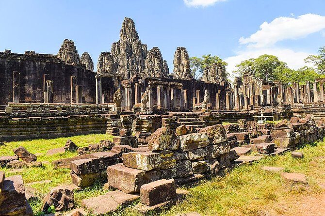 Private Full-Day Angkor Temple and Sunset Viewing with Lunch - What’s included vs not included: budget like a pro