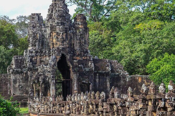 Private Taxi Siem Reap to Phnom Penh, Reliable Driver, Transfer - Siem Reap to Phnom Penh on National Road 6: what the trip feels like