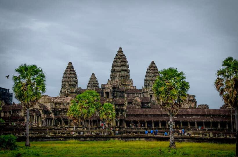 Seat-In-Coach: Small Circuit tour with Sunrise at Angkor Wat - Getting Up Before Daybreak: Pickup, Pace, and What the Day Feels Like