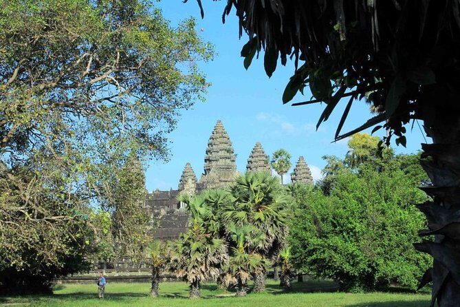 Shared Tour to Angkor Wat, Bayon and Ta Prohm Temples - Small group size (max 15): why it feels easier than you expect