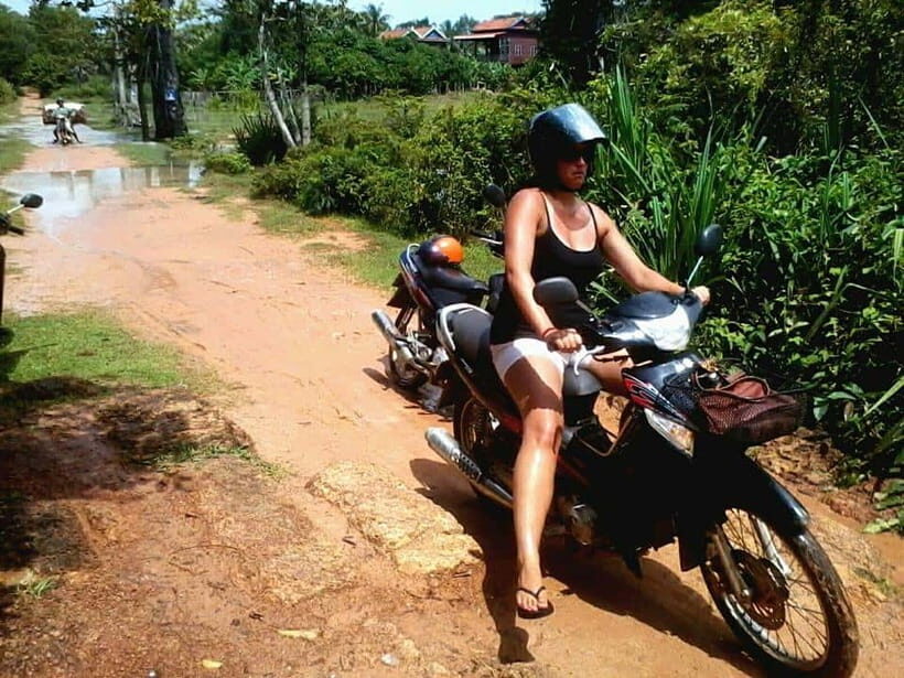 Siem Reap: 3-Hour Ancient Trails Motorbike Tour - Pickup, the short SUV segment, and how the 3 hours actually feel