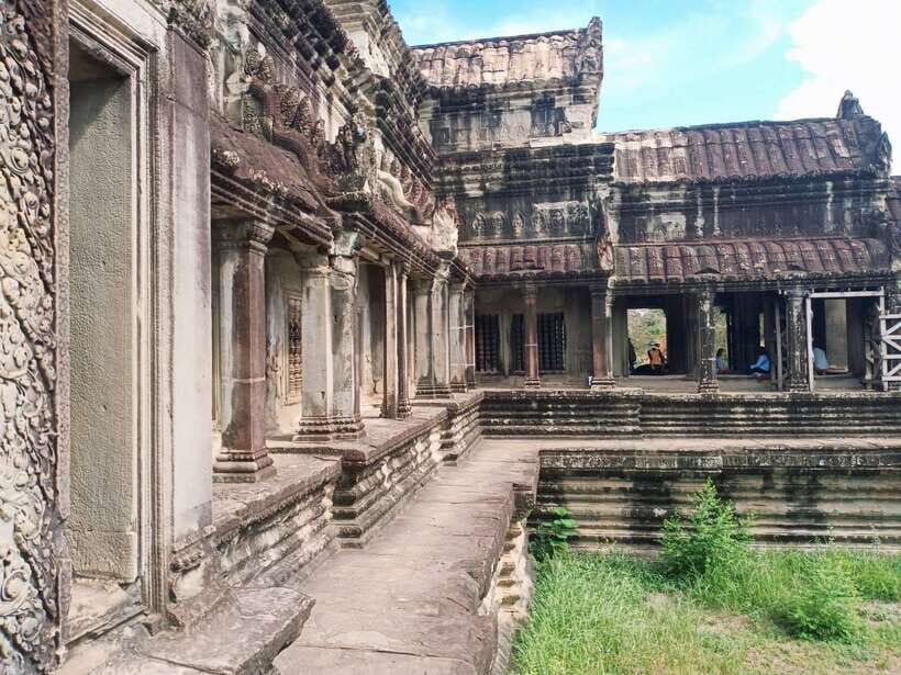 Siem Reap: Angkor Wat Private Tour by Tuk Tuk - Terrace of the Elephants and the leper king terrace: where daily life meets legend