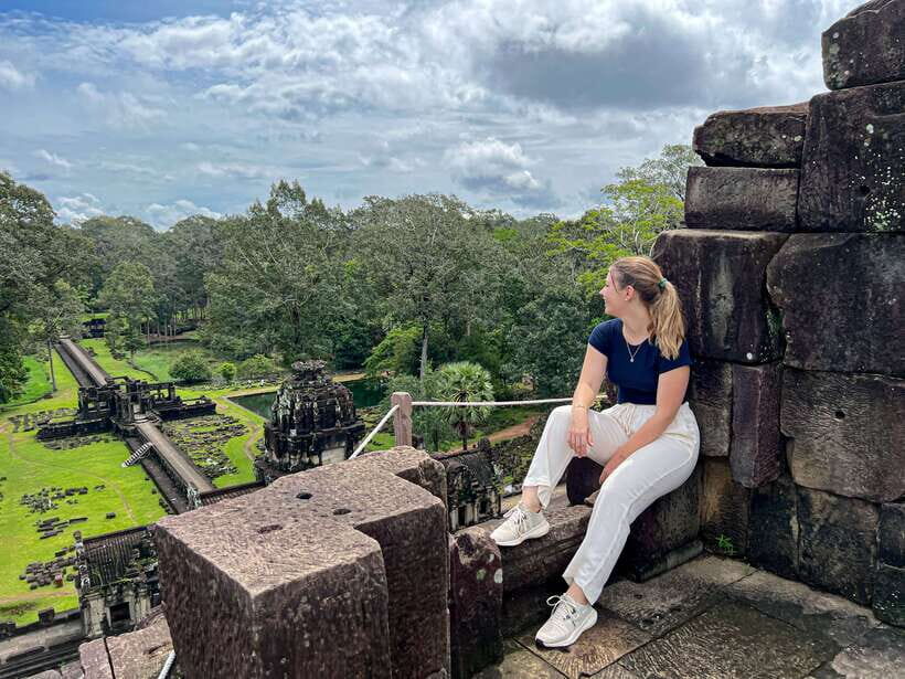 Siem Reap: Angkor Wat Small-Group Day Tour and Sunset - Angkor Wat in the afternoon: Vishnu, carvings, and the moat