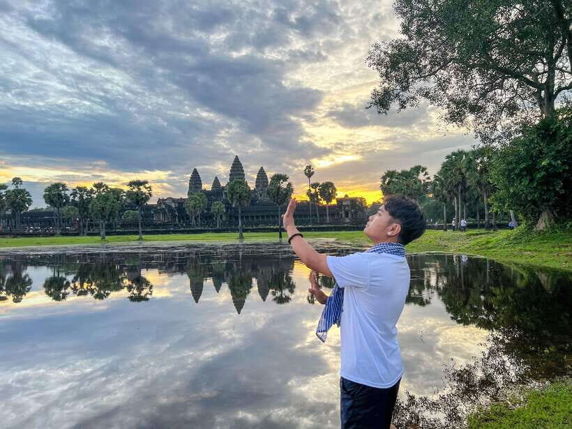 Siem Reap: Angkor Wat Sunrise Small Group tour and Breakfast - Sunrise at Angkor Wat, before the rush