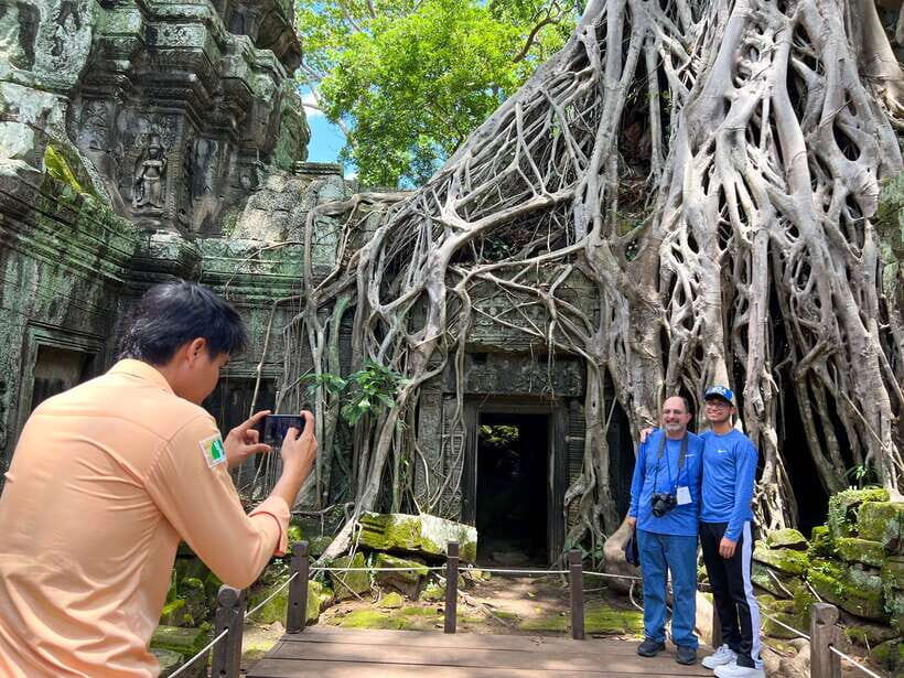 Siem Reap: Angkor Wat Sunrise Small Group tour and Breakfast - The Angkor Wat walk: timing that gives you real access