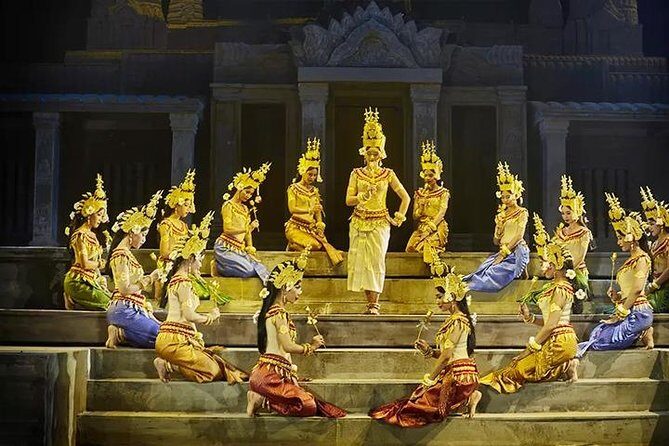 Siem Reap: Apsara Dance Show & Dinner with Tuk-Tuk Transfers - The show itself: classical and folk dances plus live Khmer music