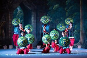 Siem Reap Apsara Dinner show & Hotel Pick up - What you eat: Khmer buffet favorites and international choices