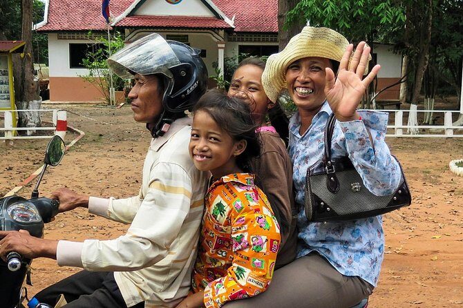Siem Reap City Hidden Gems (Private Guided Tour) - Psar Chaa Old Market: daily life, not a photo-op hunt