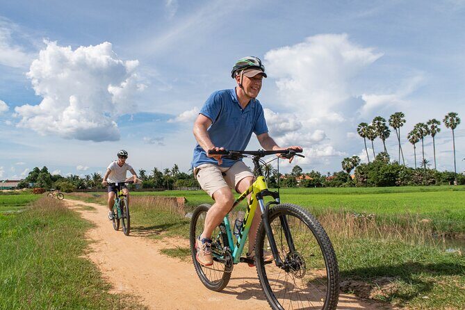 Siem Reap Countryside Bike Tour / E-Bike or Tuk Tuk - Group size, pacing, and why the day feels relaxed (even when it’s active)