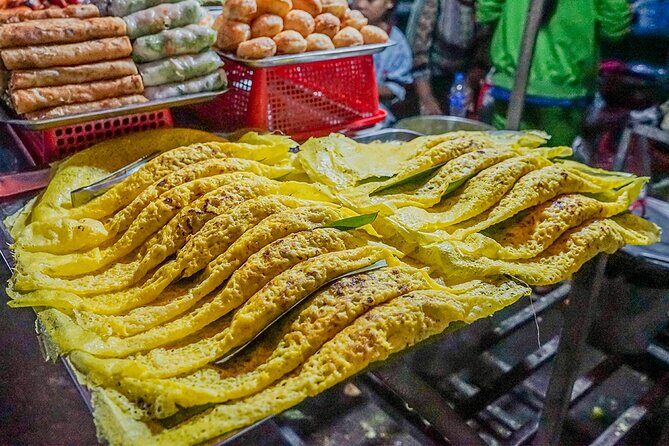 Siem Reap Evening Food Tour - Inclusive 5 stops Local Tastings - Stop 2: Made in Cambodia Market break for hands-on culture