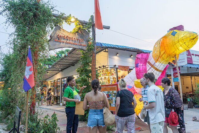 Siem Reap Evening Food Tour - Inclusive 5 stops Local Tastings - Stop 3: BBQ snacks, spring rolls, tofu, and the banh chok moment