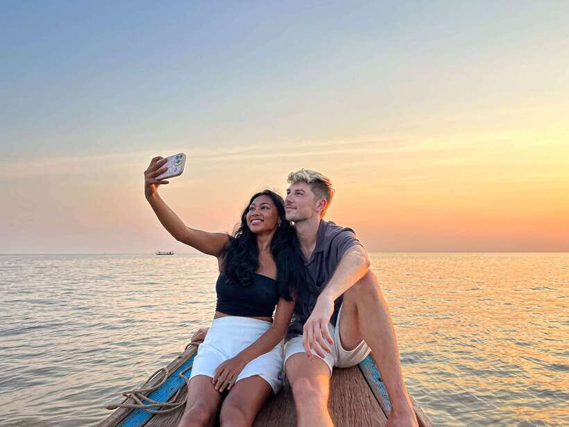 Siem Reap: Kampong Phluk and Tonle Sap Sunset Boat Cruise - Kampong Phluk and Tonle Sap at the right time