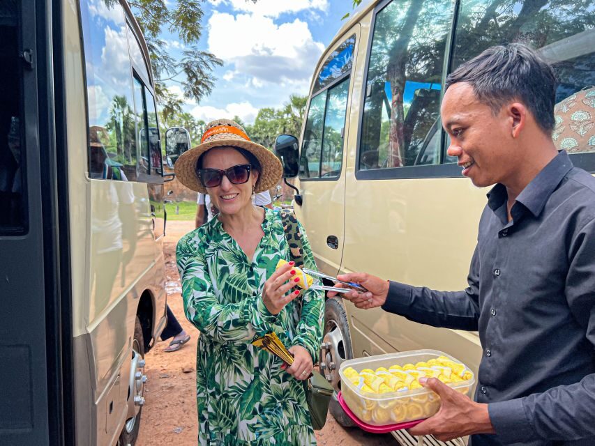Siem Reap: Kampong Phluk and Tonle Sap Sunset Boat Cruise - Kampong Phluk floating village: what you’re really seeing