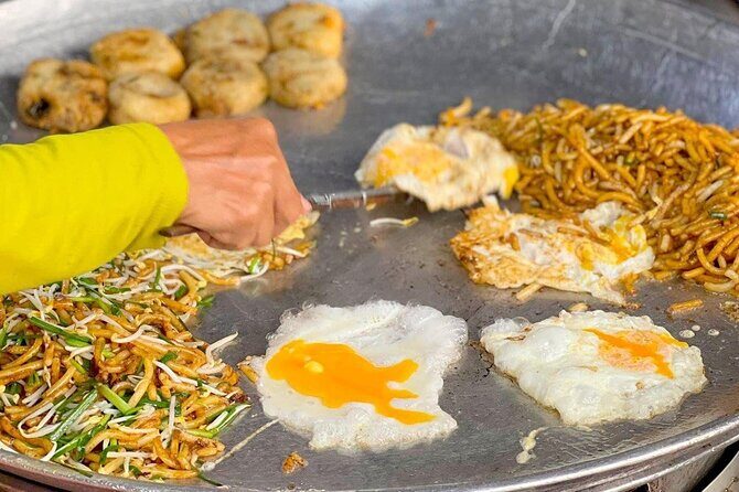 Siem Reap: Local Street Food Experience by Tuk-Tuk - Num Banh-Chok: Green Curry Soup and Rice Noodles Done Local