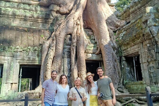 Siem Reap Shared Full-Day Guided Tour of Angkor Temples - Lunch at a Nearby Restaurant: Fueling the Second Half of the Day