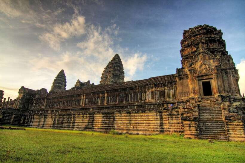 Sunrise at Angkor Wat Temple: 3-Hour Private Tour - Touring Angkor Wat in 2.5 hours: what you’ll realistically see