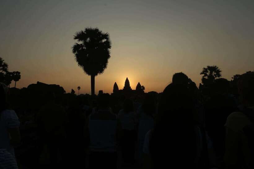 Sunrise at Angkor Wat Temple: 3-Hour Private Tour - Tips for your Angkor Wat morning: what to wear and how to move