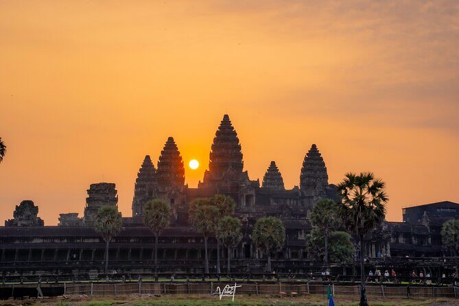 Sunrise Small Group Tour in Siem Reap - Getting there smoothly: pickup at Sivutha Blvd and small-group comfort