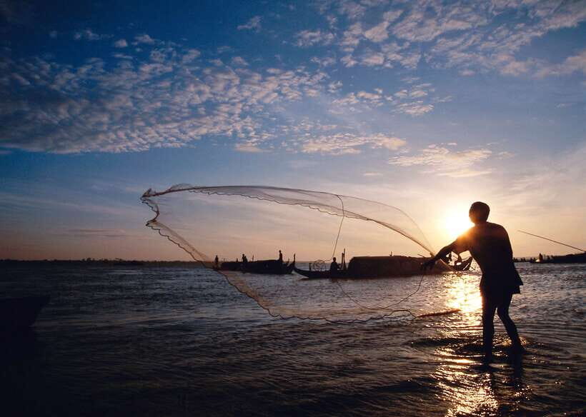 Sunset Dinner Tour: Tonle Sap Lake Floating Village - Floating villages up close: water-level reality and daily life