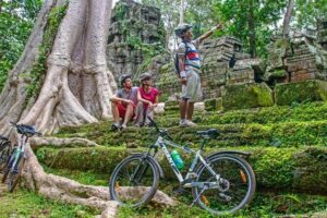 Sunset or sunrise bicycle tour around Angkor Wat and nearby temples - Sunrise at Angkor Wat or sunset from Phnom Bakheng