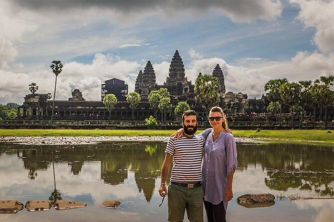 Sunset or sunrise bicycle tour around Angkor Wat and nearby temples - Stop 4: Banteay Kdei and the roots threading the walls