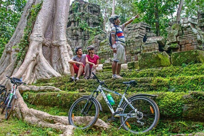 Sunset or sunrise bicycle tour around Angkor Wat and nearby temples - Sunrise at Angkor Wat or sunset from Phnom Bakheng