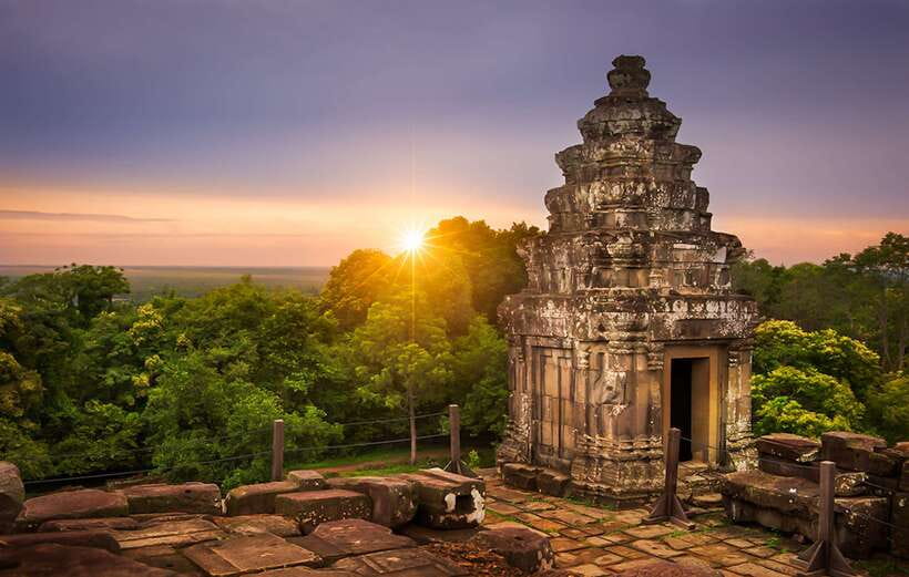 Angkor Wat 2-Day complex Sun rise & Sun set with Guided Tour - Comfort and group size: why “small group” matters at Angkor