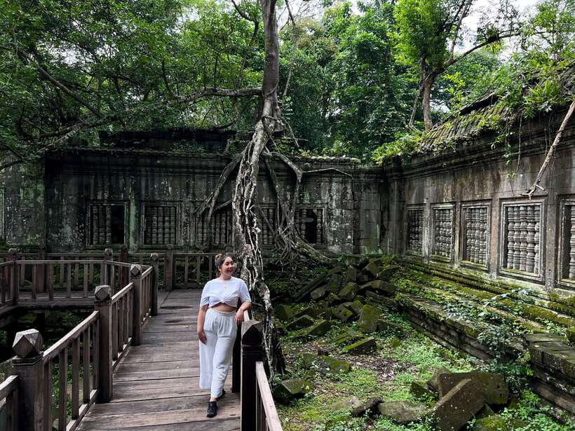 From Siem Reap: Angkor Wat and Floating Village 3-Day Trip - Day 1: Angkor Thom, then Angkor Wat lunch, then optional Phnom Bakheng sunset