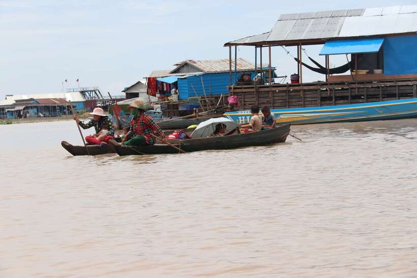 From Siem Reap: Tonle Sap Floating Villages Tour - Tonle Sap at 10:00: the best kind of contrast from Angkor days