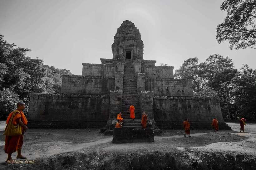 Full-Day Angkor Wat Sunrise and Sunset Private Tour - Small Circle temple time: Ta Prohm roots and the Hollywood Tomb Raider feeling