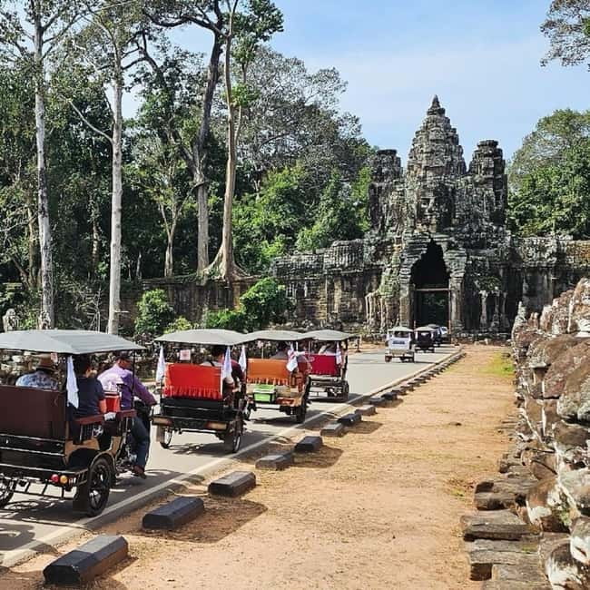 Siem Reap: Angkor 1-Day Private Tour with Sunset or Sunrise - Guide Style: Why Names Like Buth and Roberto Keep Appearing