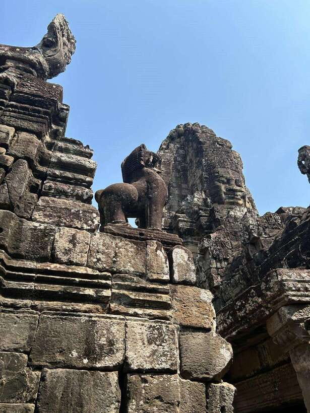 Siem Reap: Angkor Full-Day Group Tour with Japanese Guide - Srah Srang Break: a needed pause before Angkor Wat