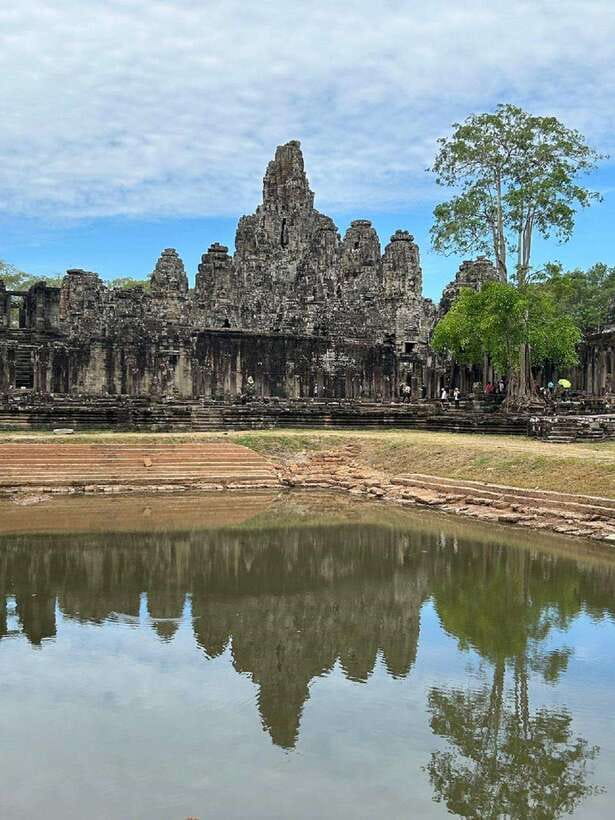 Siem Reap: Angkor Full-Day Group Tour with Japanese Guide - Sunrise Option: start before the sun, finish with time
