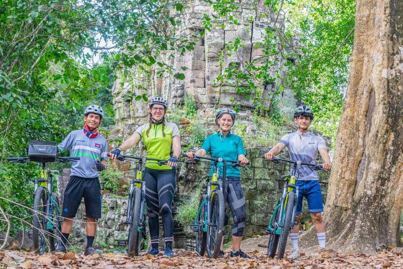 Siem Reap: Angkor Sunset Bike & Boat Tour /E-Bike Available - Refuel Breaks and What the Support Vehicle Means for You
