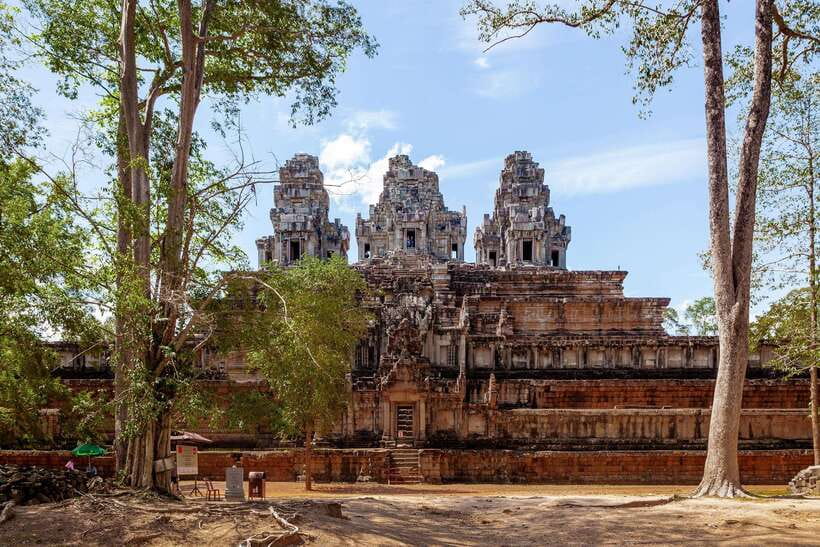 Siem Reap: Angkor Wat Tour Explore The Most Iconic Temples - From your hotel to the temple pass desk