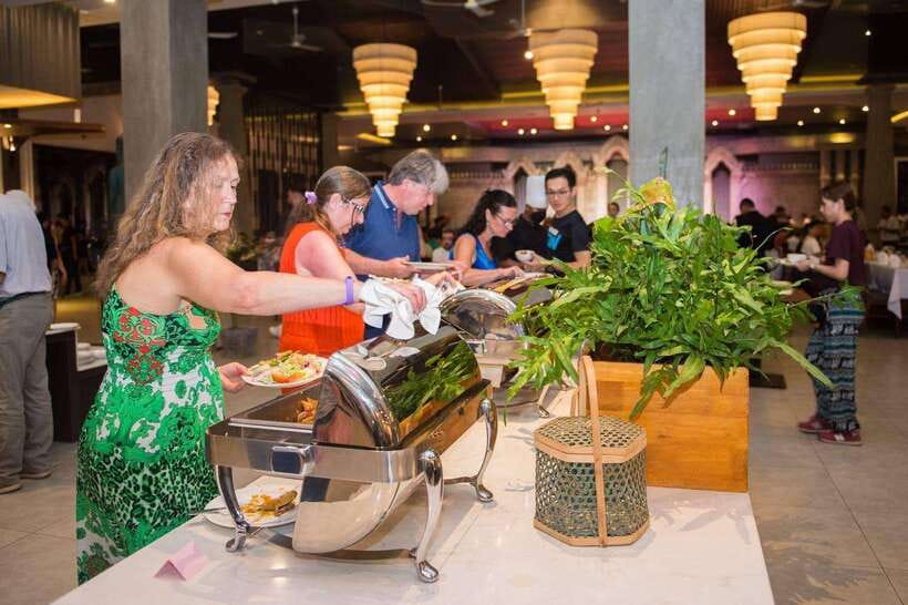 Siem Reap: Apsara Show Including Dinner & Hotel Pickup - Tips to make your night smooth (and more fun)