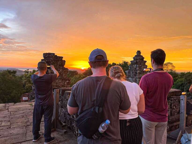 Siem Reap: Full Day Angkor Wat Temple Experience with Sunset - Srah Srang Break and Lunch: The Calm Reset Before the Jungle and the Main Star