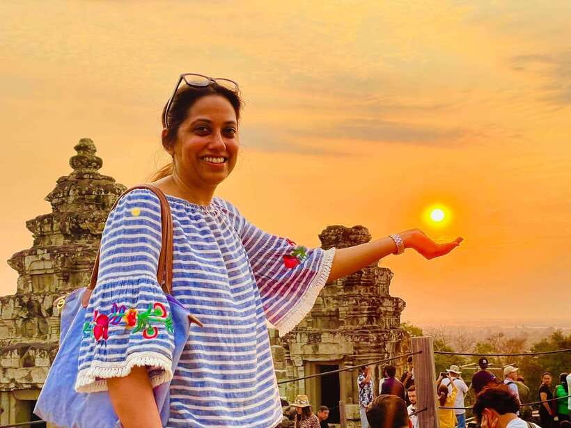 Small-Group Full Day Angkor wat Guide tour with Sun set - Lunch timing and Banteay Kdei: refuel without losing the day