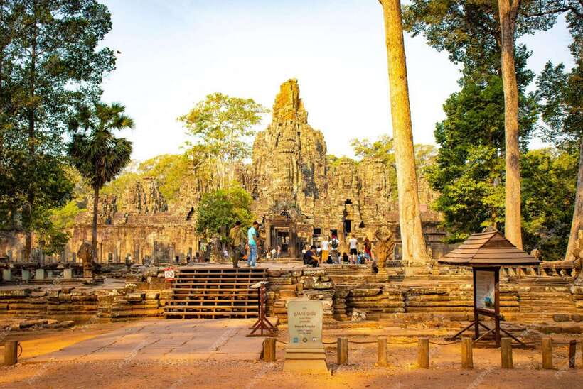 Sunrise at Angkor Wat and Small Tour with Tours Guide - Sunrise at Angkor Wat: the real payoff of leaving at 4:30 AM