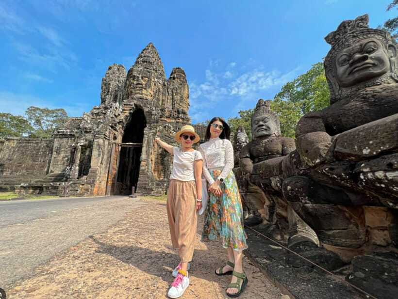 Sunrise at Angkor Wat and Small Tour with Tours Guide - The guide + driver combo: what makes a small tour feel smooth